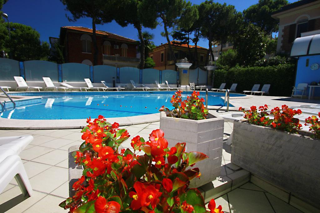 Residence Brown Rimini Exterior foto