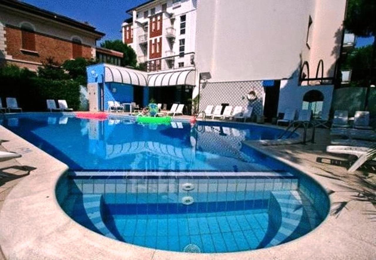 Residence Brown Rimini Exterior foto